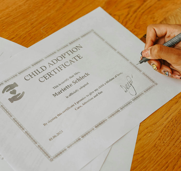 Teen Panics After DNA Results With Her Twin Sister Changed Everything She Knew About Herself Teen Panics After DNA Results With Her Twin Sister Changed Everything She Knew About Herself