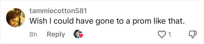 Florida High School’s “Once Upon A Time” Prom Goes Viral For Stunning Met-Gala-Level Outfits Florida High School’s “Once Upon A Time” Prom Goes Viral For Stunning Met-Gala-Level Outfits