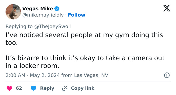 “Hope The Guy Presses Charges”: Gym-Goer’s Controversial Locker Room Selfie Exposes Unwitting Man “Hope The Guy Presses Charges”: Gym-Goer’s Controversial Locker Room Selfie Exposes Unwitting Man