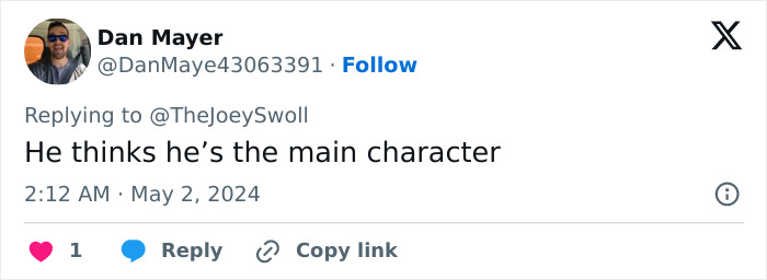 “Hope The Guy Presses Charges”: Gym-Goer’s Controversial Locker Room Selfie Exposes Unwitting Man “Hope The Guy Presses Charges”: Gym-Goer’s Controversial Locker Room Selfie Exposes Unwitting Man