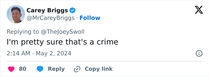 “Hope The Guy Presses Charges”: Gym-Goer’s Controversial Locker Room Selfie Exposes Unwitting Man “Hope The Guy Presses Charges”: Gym-Goer’s Controversial Locker Room Selfie Exposes Unwitting Man