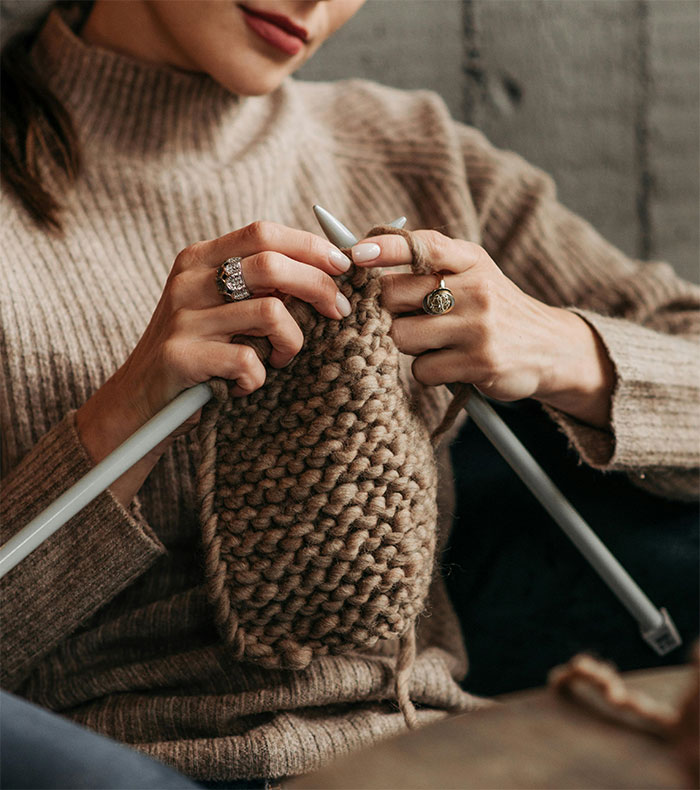 Woman Shakes Husband Awake In Panic After Realizing They Forgot To Pay For $300 Worth Of Groceries Woman Shakes Husband Awake In Panic After Realizing They Forgot To Pay For $300 Worth Of Groceries