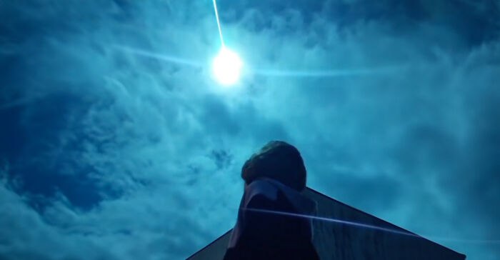 This Girl Accidentally Captured The Coolest Video So Far: A Stunning Piece Of A Comet Over Portugal This Girl Accidentally Captured The Coolest Video So Far: A Stunning Piece Of A Comet Over Portugal