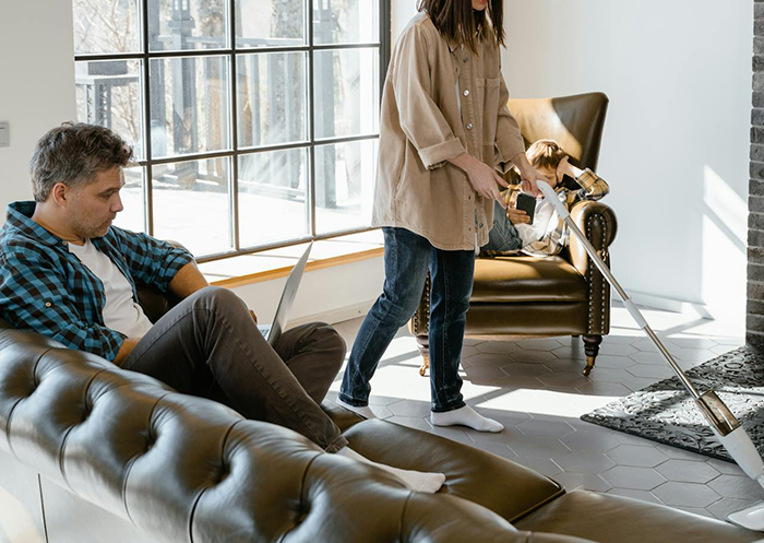 “House Husband” Feels Emasculated, Demands Wife Apologize Or He Won’t Do Any Housework “House Husband” Feels Emasculated, Demands Wife Apologize Or He Won’t Do Any Housework