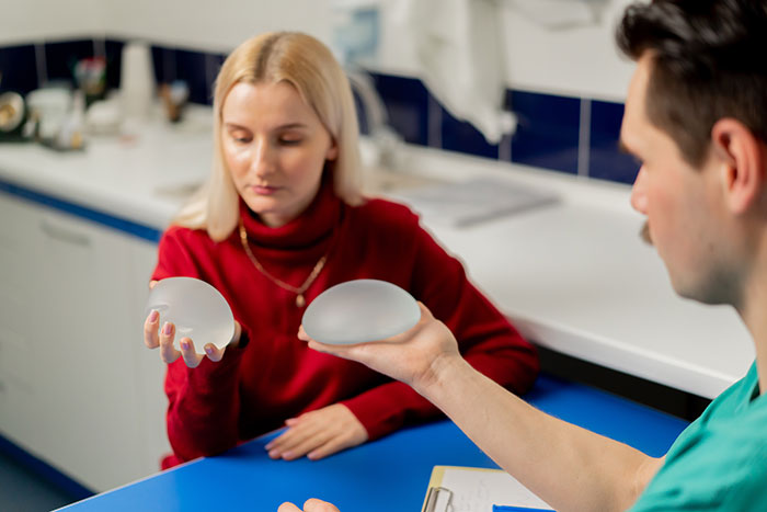 Suspicious Woman Warns MIL Not To Give Daughter Money For Surgery, She Does Anyway And Regrets It Suspicious Woman Warns MIL Not To Give Daughter Money For Surgery, She Does Anyway And Regrets It