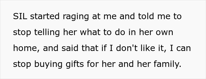 Girl’s Birthday Presents End Up In The Trash Because They Don’t Match Her Mom’s Aesthetic Girl’s Birthday Presents End Up In The Trash Because They Don’t Match Her Mom’s Aesthetic
