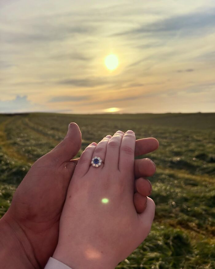 Girlfriend Can’t Hold Her Tears Back After Farmer Carves “Marry Me” Into His Field At Golden Hour Girlfriend Can’t Hold Her Tears Back After Farmer Carves “Marry Me” Into His Field At Golden Hour
