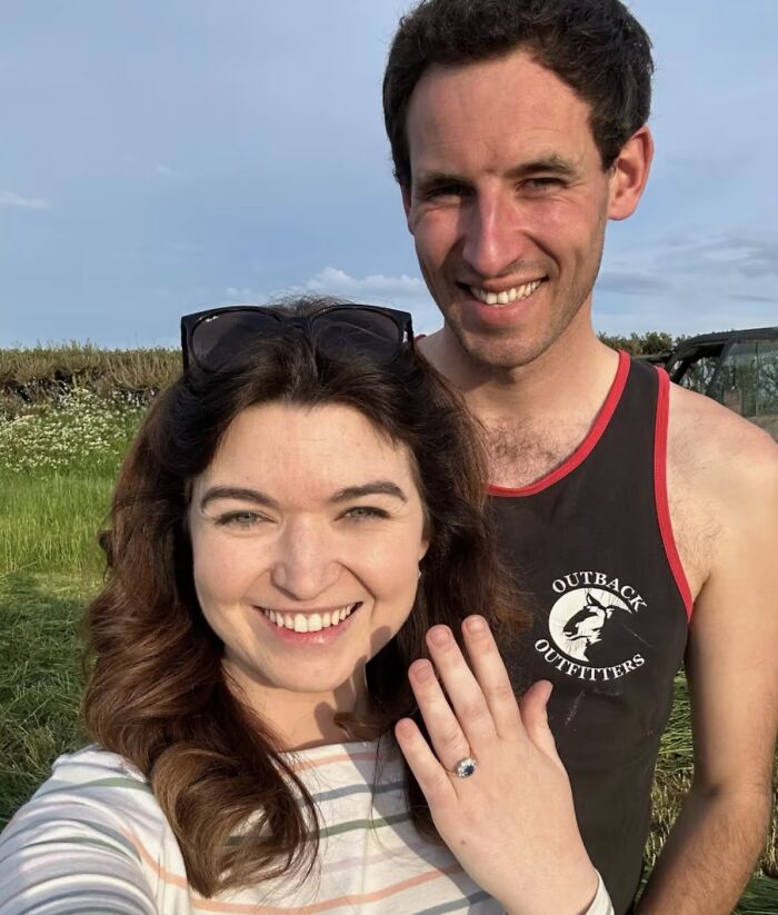 Girlfriend Can’t Hold Her Tears Back After Farmer Carves “Marry Me” Into His Field At Golden Hour Girlfriend Can’t Hold Her Tears Back After Farmer Carves “Marry Me” Into His Field At Golden Hour