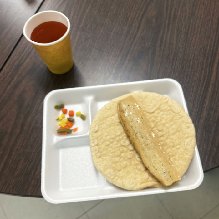 The American School System Calls This A Lunch. You’re Not Allowed To Pack Lunch At My School
