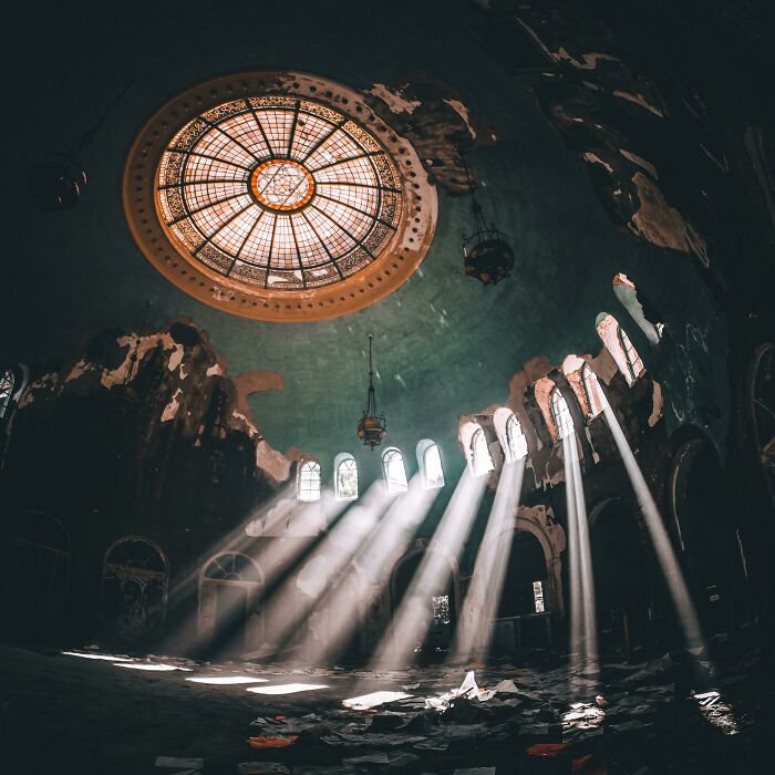 Abandoned Hospital, The Oculus