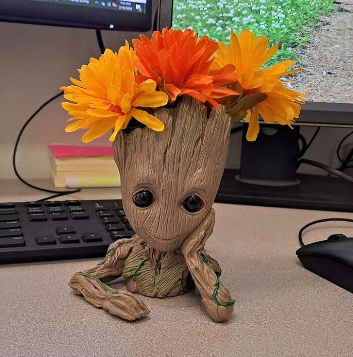  Baby Groot: The Little Office Guardian-Worthy Pot