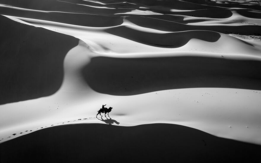 Lone Traveler © Zay Yar Lin