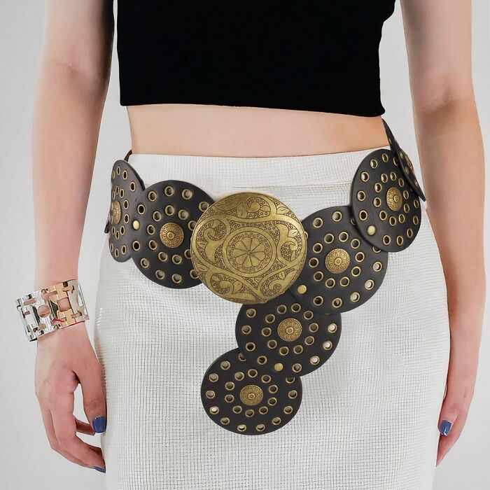This Leather Disk Link Belt Is Giving Olsen Twins Circa 2001 And We Love It!