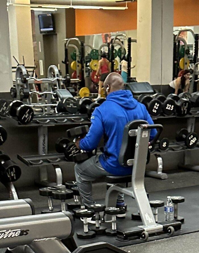 Gym Douche Hogs 15 Dumbbells For Over An Hour