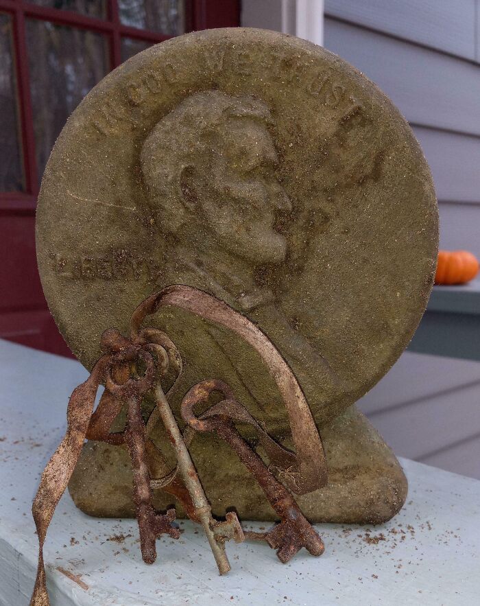 10-Pound Penny With 3 Skeleton Keys Found In The Woods