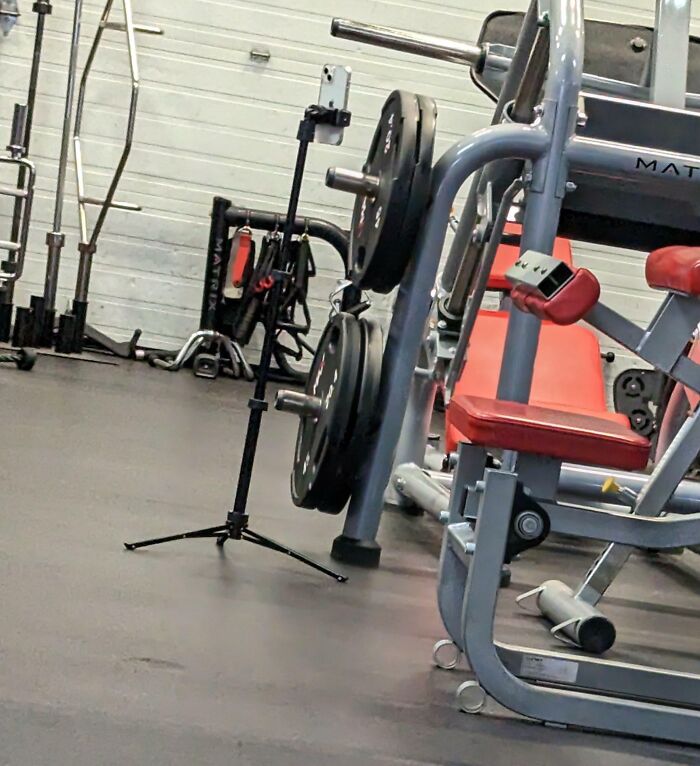 New Couple At My Gym Thinks It's Perfectly Fine To Set Up Multiple Phones On Tripods Throughout The Gym To Film Themselves