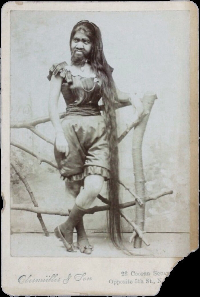 Krao Farini (1876 – 16 April 1926) Was An American Sideshow Performer, Who Was Born With Hypertrichosis And Took Part In 19th-Century Exhibition Tours In North America And Europe. (403x599)
