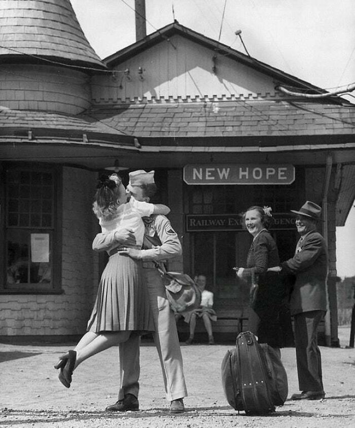 American Soldier Reunites With His Wife At Train Station Fittingly Named"New Hope." Us, 1945