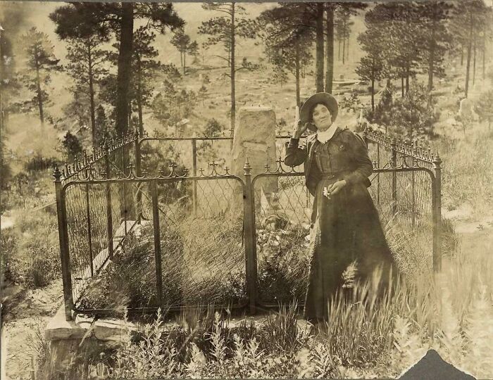 Calamity Jane At The Grave Of Wild Bill Hickok In Deadwood, South Dakota, 1903