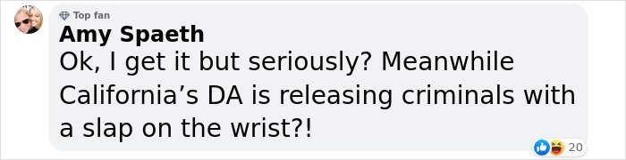 “It Ruined Our Trip”: Mom Fined $88k After Kids Pick Up 72 Clams Thinking They Were Seashells “It Ruined Our Trip”: Mom Fined $88k After Kids Pick Up 72 Clams Thinking They Were Seashells