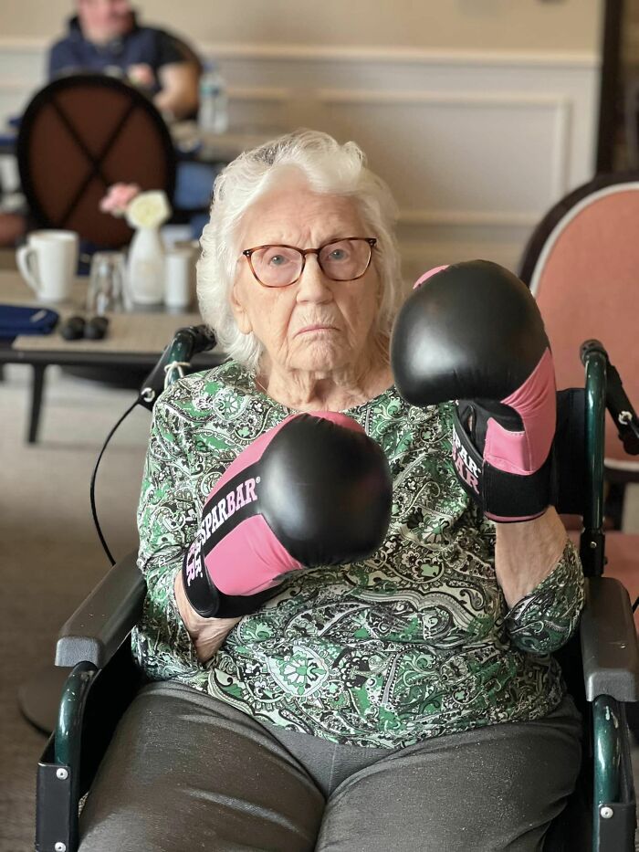 Bailey Greetham-Clark Is Giving Boxing Lessons To The Elderly In Senior Homes Bailey Greetham-Clark Is Giving Boxing Lessons To The Elderly In Senior Homes