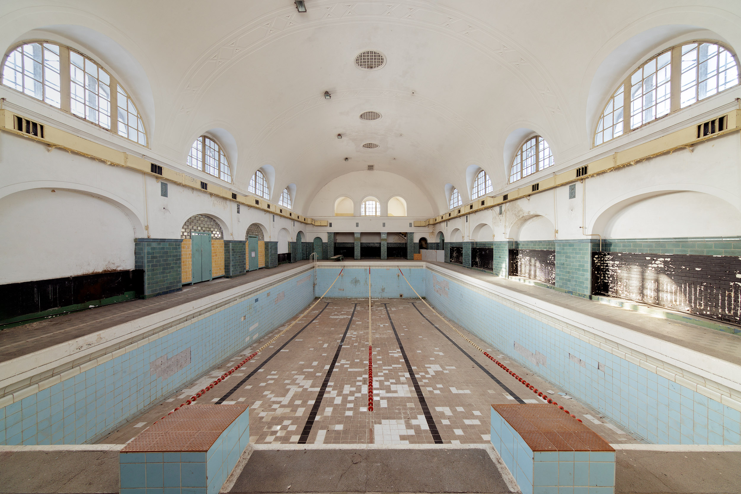 Immersion: Abandoned Swimming Pools Around The World [12 Pics]