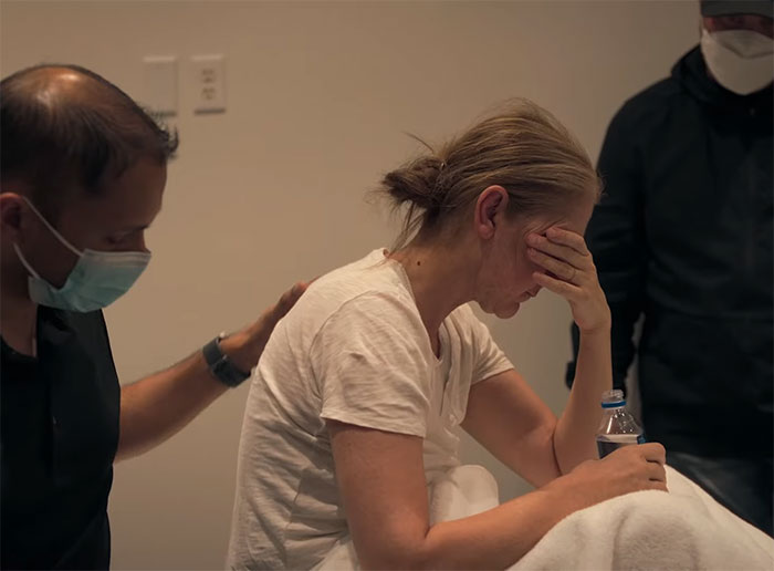 “I Won’t Stop”: Céline Dion Breaks Down As She Refuses To Give Up On Music “I Won’t Stop”: Céline Dion Breaks Down As She Refuses To Give Up On Music