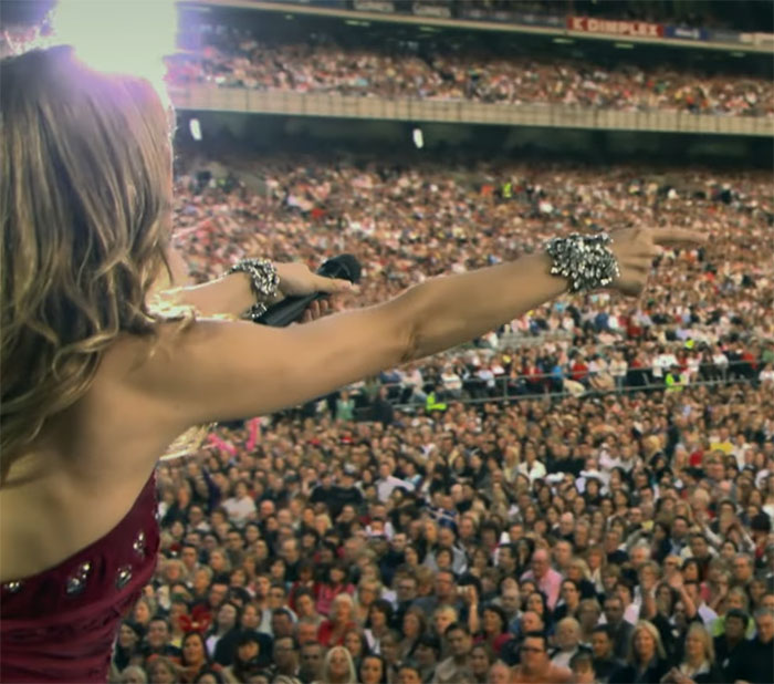 “I Won’t Stop”: Céline Dion Breaks Down As She Refuses To Give Up On Music “I Won’t Stop”: Céline Dion Breaks Down As She Refuses To Give Up On Music