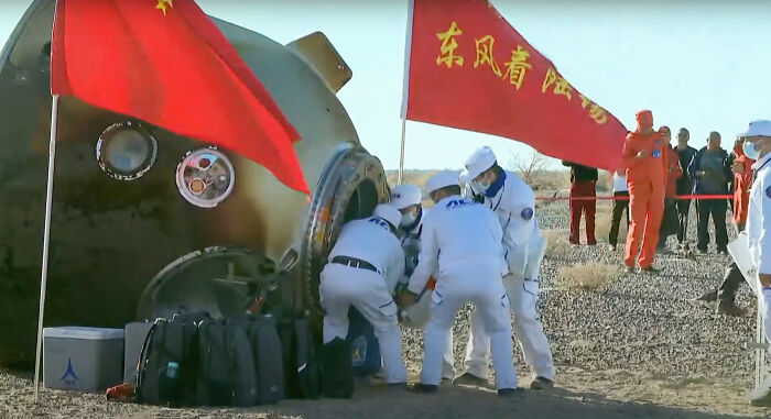 Shenzhou 17, The Youngest Crew Ever To Visit Tiangong, Safely Returned To Earth Shenzhou 17, The Youngest Crew Ever To Visit Tiangong, Safely Returned To Earth