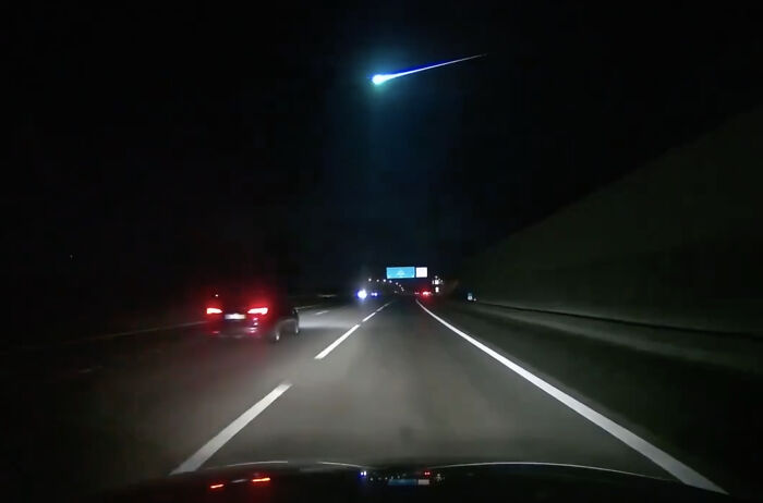 This Girl Accidentally Captured The Coolest Video So Far: A Stunning Piece Of A Comet Over Portugal This Girl Accidentally Captured The Coolest Video So Far: A Stunning Piece Of A Comet Over Portugal