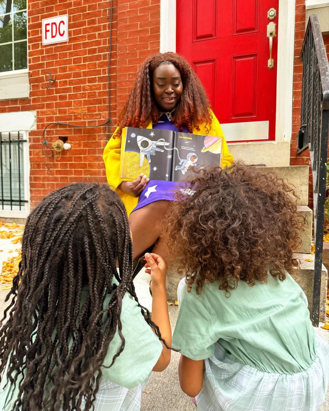 Woman Battles “Book Deserts” In Baltimore And Has Already Distributed Over 7,000 Books To Kids Woman Battles “Book Deserts” In Baltimore And Has Already Distributed Over 7,000 Books To Kids