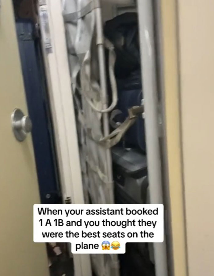 Celeb Couple Books 1A And 1B Thinking They’re The “Best Seats On The Plane”—They’re Humiliated Celeb Couple Books 1A And 1B Thinking They’re The “Best Seats On The Plane”—They’re Humiliated