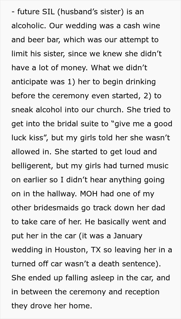 Woman Shares Her Wedding Drama She Had No Idea Was Unfolding Because Of Her “Bouncerettes” Woman Shares Her Wedding Drama She Had No Idea Was Unfolding Because Of Her “Bouncerettes”
