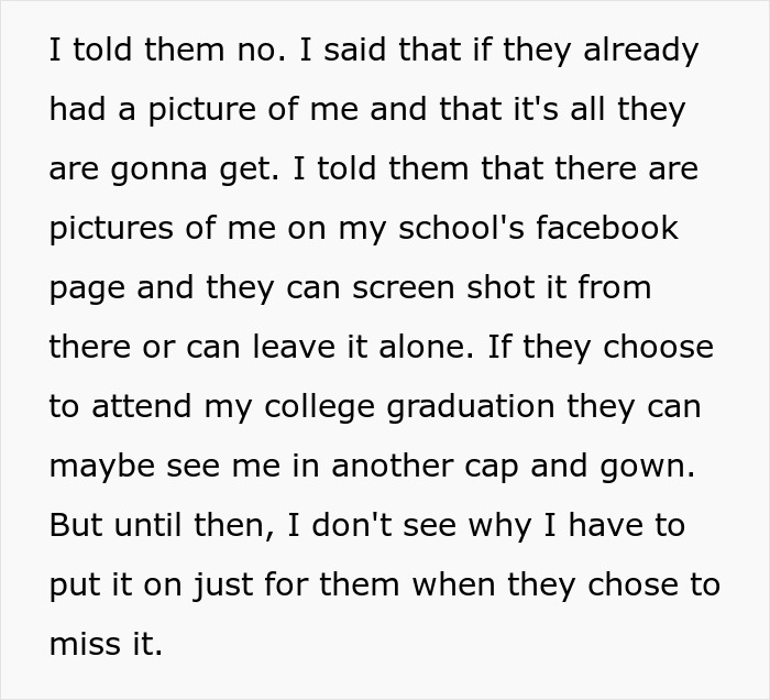 Parents Abandon Teen At His Graduation, He Refuses To Put His Cap And Gown On Again For Photos Parents Abandon Teen At His Graduation, He Refuses To Put His Cap And Gown On Again For Photos
