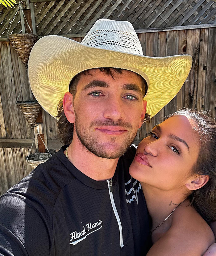 Sean “Diddy” Combs Posts Public Apology After Video Surfaces Of Him Beating Cassie Ventura Sean “Diddy” Combs Posts Public Apology After Video Surfaces Of Him Beating Cassie Ventura