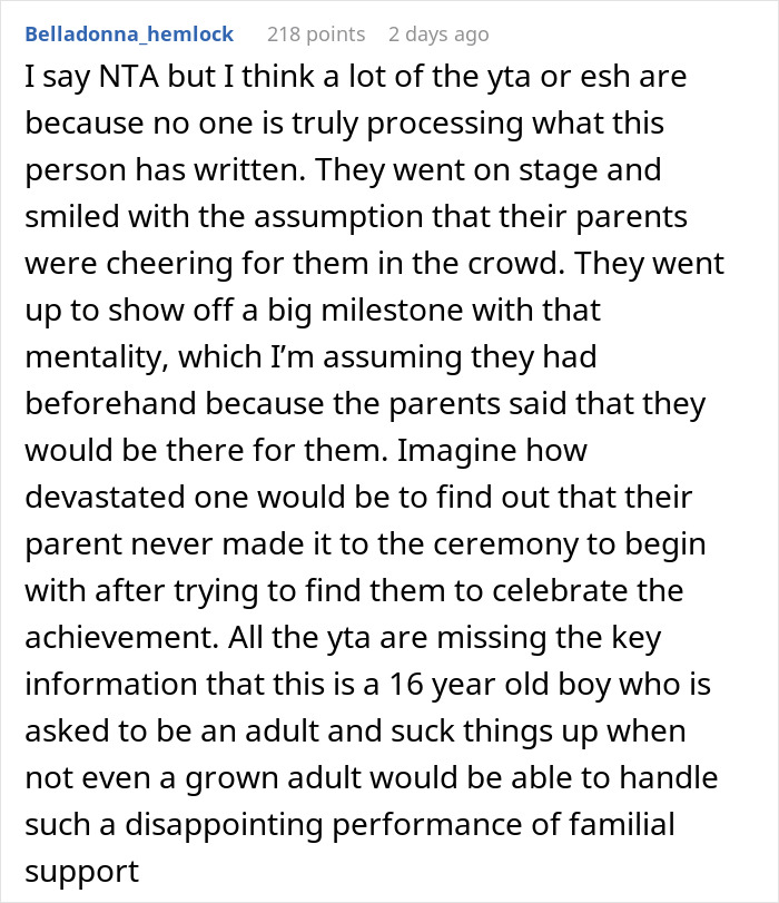 Parents Abandon Teen At His Graduation, He Refuses To Put His Cap And Gown On Again For Photos Parents Abandon Teen At His Graduation, He Refuses To Put His Cap And Gown On Again For Photos