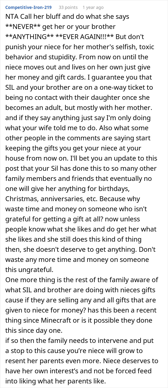 Girl’s Birthday Presents End Up In The Trash Because They Don’t Match Her Mom’s Aesthetic Girl’s Birthday Presents End Up In The Trash Because They Don’t Match Her Mom’s Aesthetic