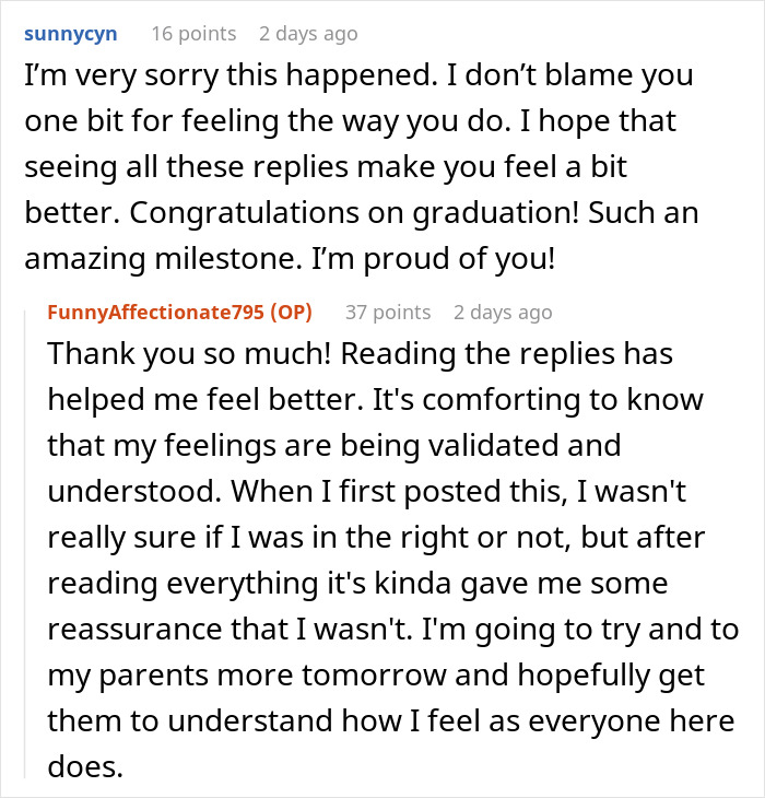 Parents Abandon Teen At His Graduation, He Refuses To Put His Cap And Gown On Again For Photos Parents Abandon Teen At His Graduation, He Refuses To Put His Cap And Gown On Again For Photos