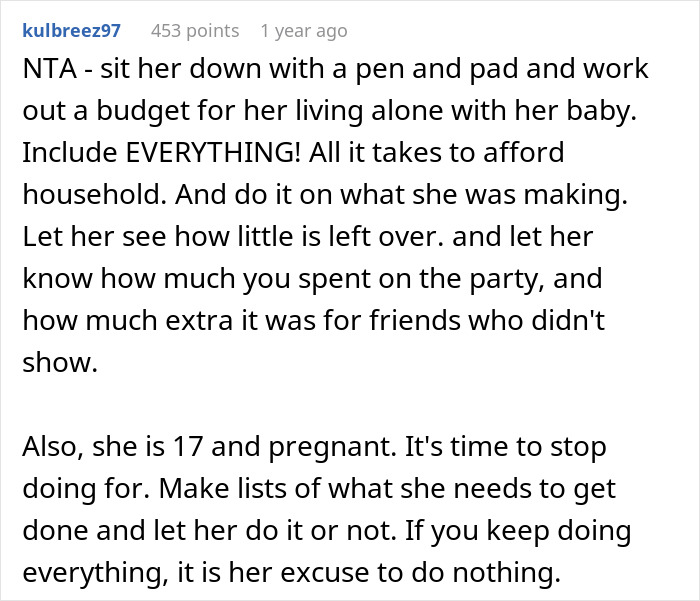 Pregnant Teen Due For Reality Check After Complaining About Single Mom’s Simple Birthday Gift Pregnant Teen Due For Reality Check After Complaining About Single Mom’s Simple Birthday Gift