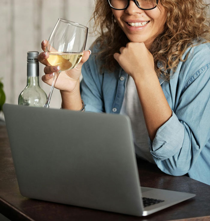 “She Wasn’t As Anonymous As She Thought”: Ex-employee Puts A Stop To Nasty Customer’s Harassment “She Wasn’t As Anonymous As She Thought”: Ex-employee Puts A Stop To Nasty Customer’s Harassment