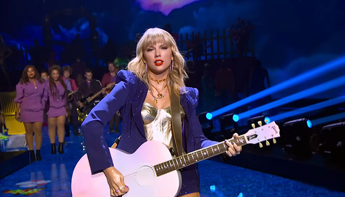 Outrage Explodes Over Baby Left On Floor At Taylor Swift’s Paris Concert Outrage Explodes Over Baby Left On Floor At Taylor Swift’s Paris Concert