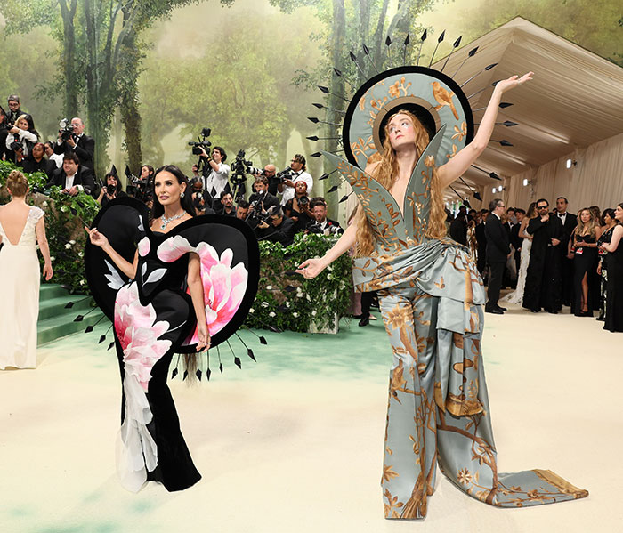 “Celebrity Worship Is Over”: People Are Blocking Celebs On Social Media Amid Tone Deaf Met Gala “Celebrity Worship Is Over”: People Are Blocking Celebs On Social Media Amid Tone Deaf Met Gala