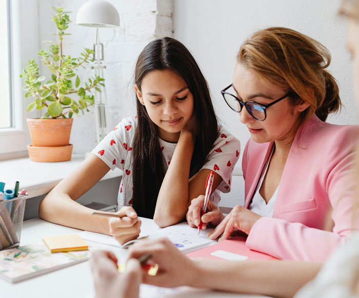 Mom Gets Angry After Teacher Stands Her Ground And Refuses To Change Kid's 'F' Grade Mom Gets Angry After Teacher Stands Her Ground And Refuses To Change Kid's 'F' Grade