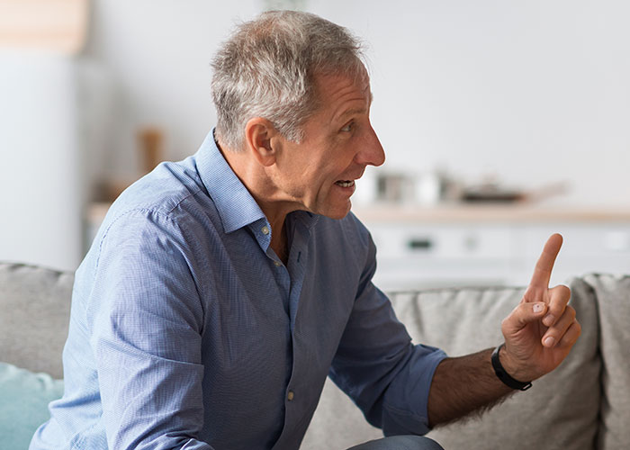 “This Is Insane”: Family Demands Person Go Into Debt To Help Sister Out With Legal Bills “This Is Insane”: Family Demands Person Go Into Debt To Help Sister Out With Legal Bills