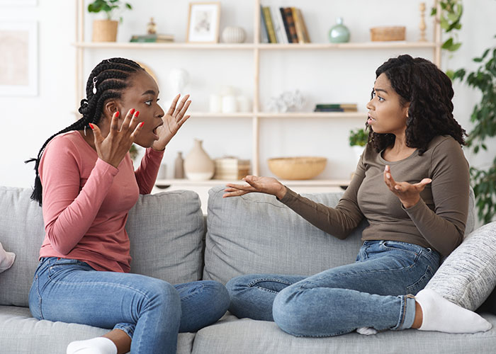 “This Is Insane”: Family Demands Person Go Into Debt To Help Sister Out With Legal Bills “This Is Insane”: Family Demands Person Go Into Debt To Help Sister Out With Legal Bills