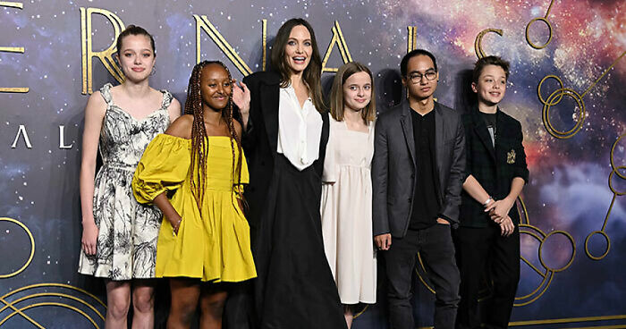 Angelina Jolie and Brad Pitt’s Daughter Vivienne, 15, Drops “Pitt” From Name In Playbill