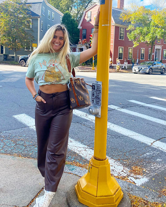 “I Have To Start Dating People My Own Age”: Gen-Z Woman Confused By Millennial’s Text “I Have To Start Dating People My Own Age”: Gen-Z Woman Confused By Millennial’s Text