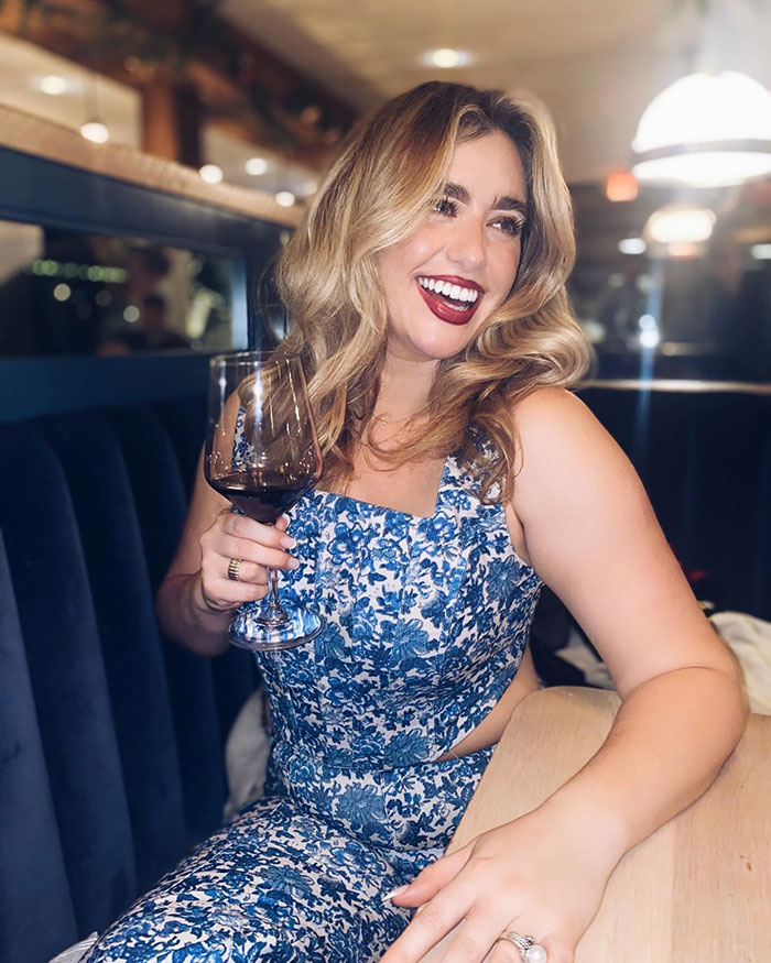 “I Have To Start Dating People My Own Age”: Gen-Z Woman Confused By Millennial’s Text “I Have To Start Dating People My Own Age”: Gen-Z Woman Confused By Millennial’s Text