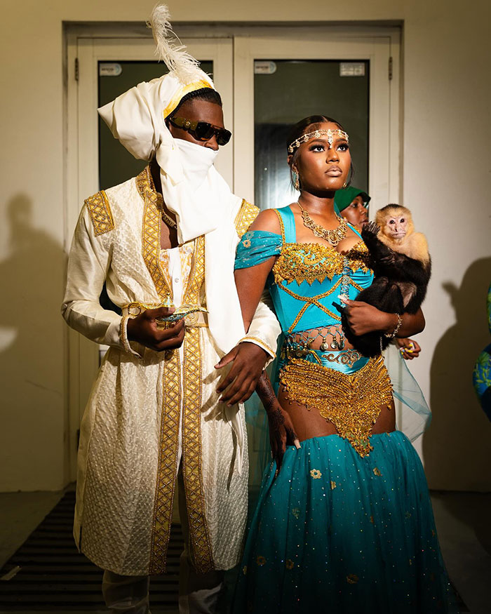 Florida High School’s “Once Upon A Time” Prom Goes Viral For Stunning Met-Gala-Level Outfits Florida High School’s “Once Upon A Time” Prom Goes Viral For Stunning Met-Gala-Level Outfits