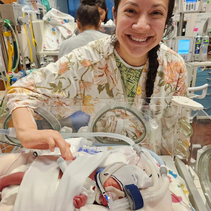 Couple Beats One-In-Fifteen-Million Odds To Welcome Identical “Miracle” Quadruplets Couple Beats One-In-Fifteen-Million Odds To Welcome Identical “Miracle” Quadruplets